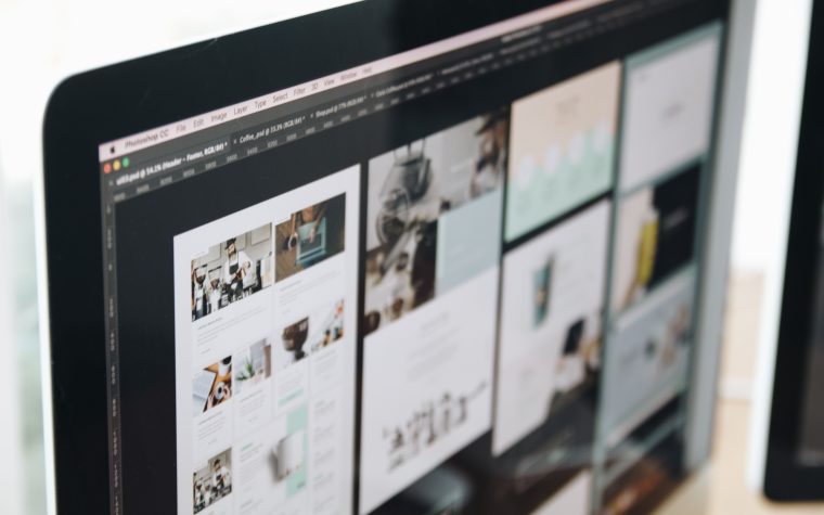 Écran moderne affichant un design web créatif