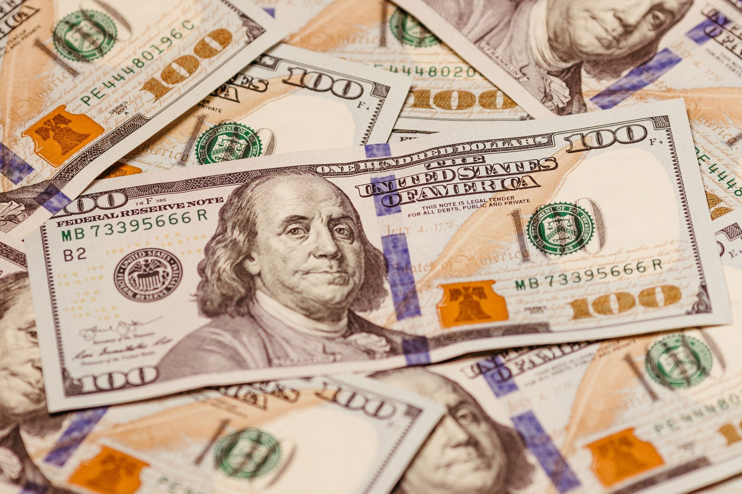 Billets de cent dollars avec Benjamin Franklin