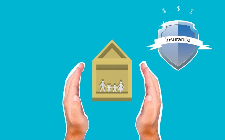 Mains protégeant maison et assurance